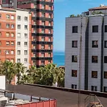 El Pasadizo De Menendez Valdes *