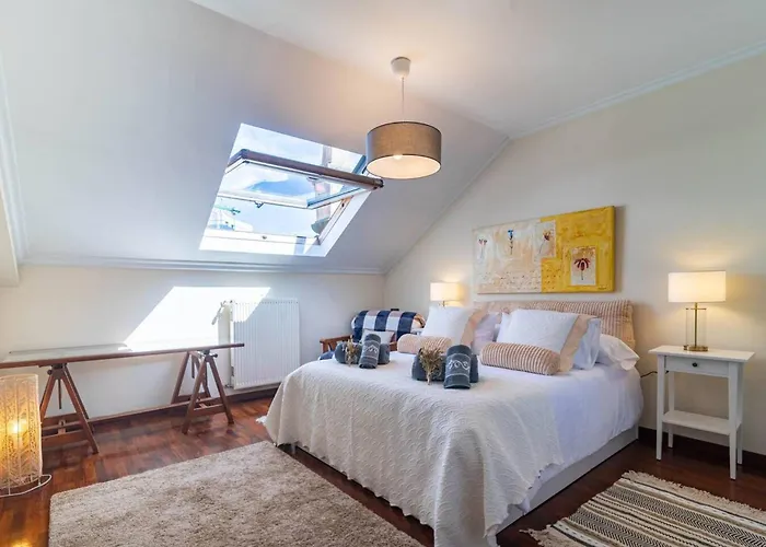 El Pasadizo De Menendez Valdes גיחון