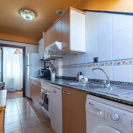 El Pasadizo De Menendez Valdes * Хіхон