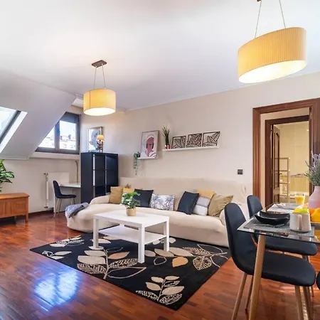 Апартаменти El Pasadizo De Menendez Valdes