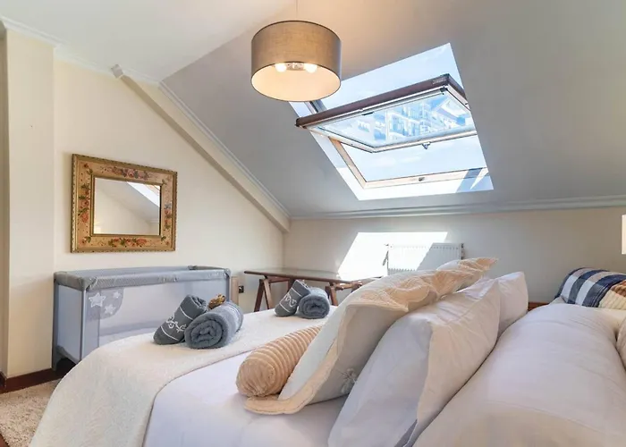 El Pasadizo De Menendez Valdes 希洪